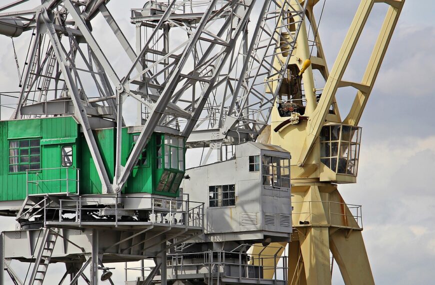 Illustration of 10 Tips to Avoid Delays When Shipping to African Ports