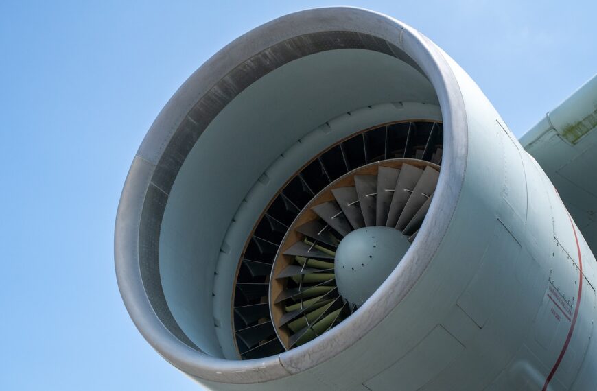 Illustration of Essential Tips for UK to West Africa Air Cargo