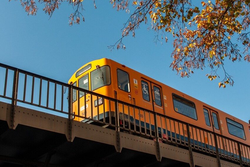 Illustration of How Businesses Source Reliable Transport Partners Today