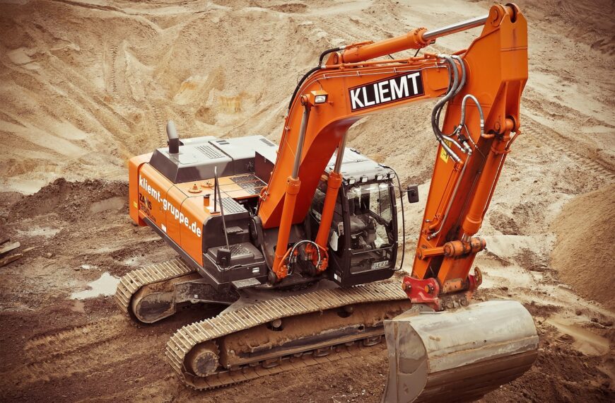 Move Machinery Internationally illustration for How to Move Machinery from the UK to Nigeria Safely