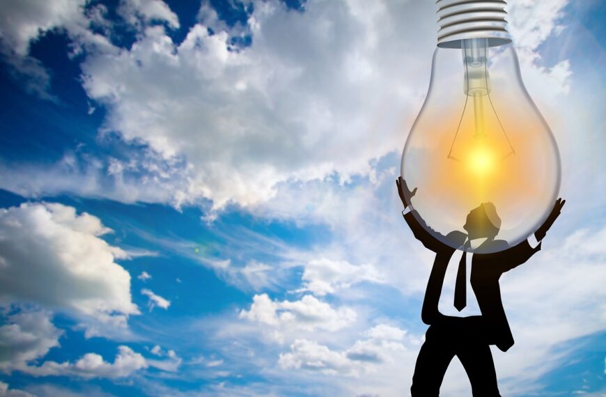 Illustration of Mastering Seasonal Shipping Demand: Tips for Efficient Management