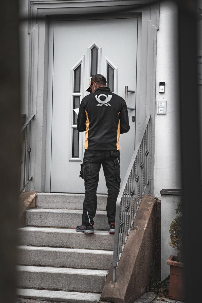 door-to-door shipping illustration for The True Meaning of "Door-to-Door" Shipping Explained