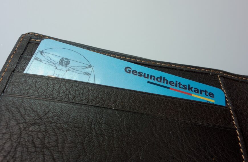 cargo insurance options illustration for Understanding Insurance Options for International Cargo Shipments